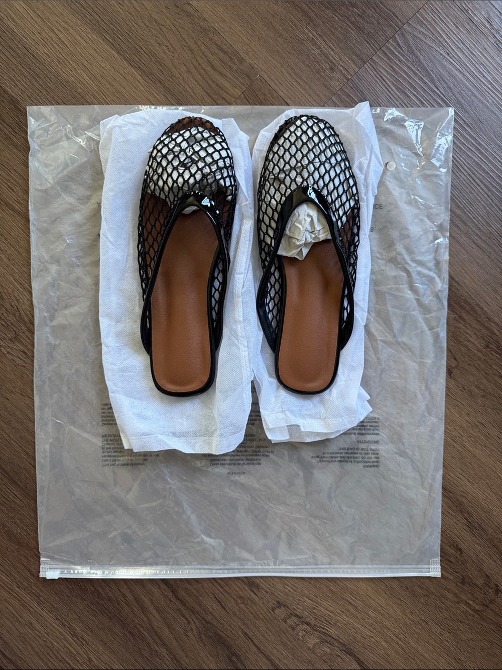 Trendy Woven Mesh Slide Flat Sandals in Black Size 9 or 41 - Picture 6 of 6